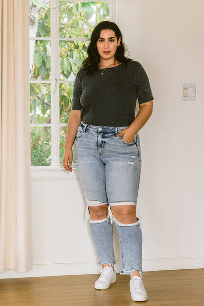 PLUS SIZE HIGH RISE CROP STRAIGHT JEANS